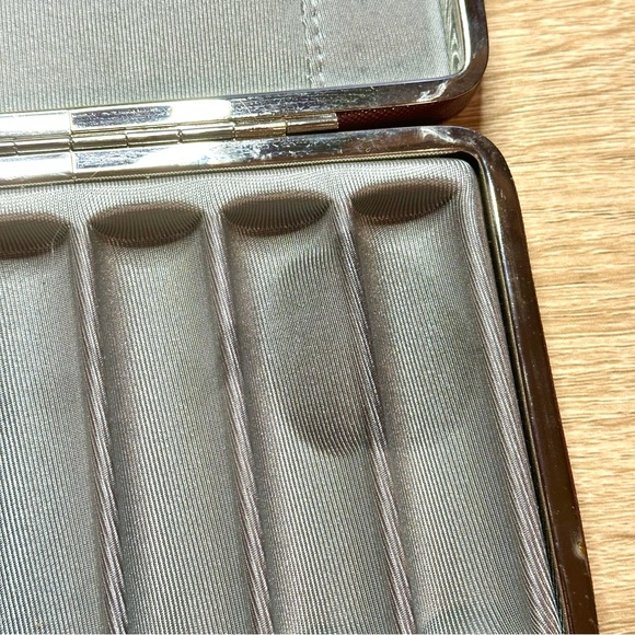 doTERRA Clutch & Essential Oil Carrier - Picture 5 of 5